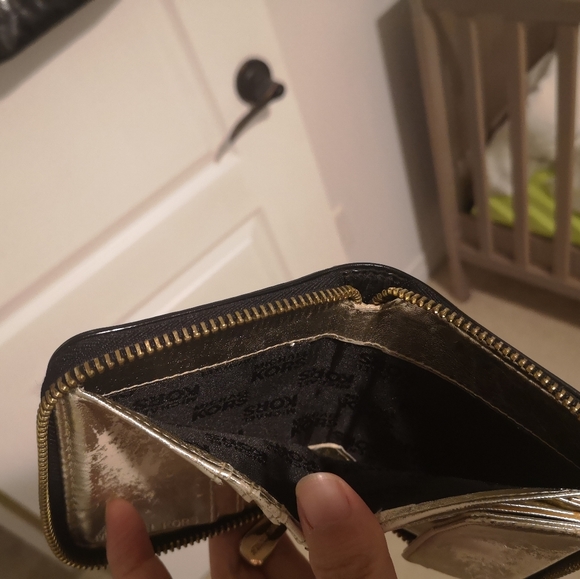 Authentic MK bag and wallet - Picture 10 of 10